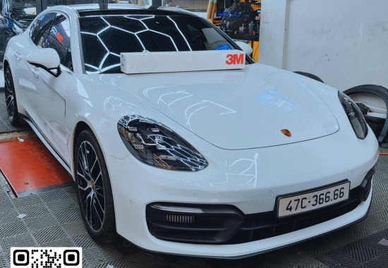 Porsche Panamera nâng cấp gói Film 3M Crystalline BLK